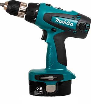 Дрель-шуруповерт аккумуляторная MAKITA 6347 DWDЕ в аренду Энгельсе — «Стройка-Аренда»