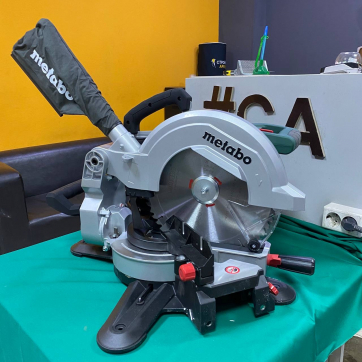 Торцовочная пила Metabo KGS305M в аренду Энгельсе — «Стройка-Аренда»